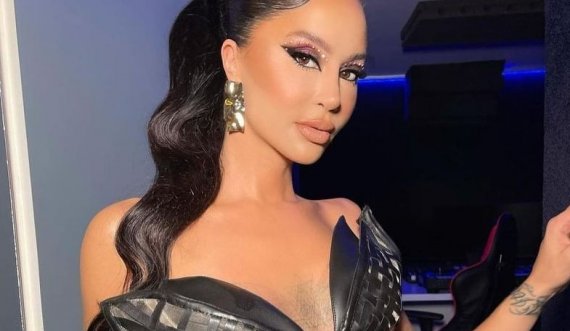 Dafina Zeqiri: Gëzuar Krishtlindjet dhe Vitin e Ri 