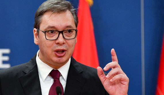 Vuçiq tregon se Serbia po armatoset meqë situata e sigurisë në rajon po komplikohet