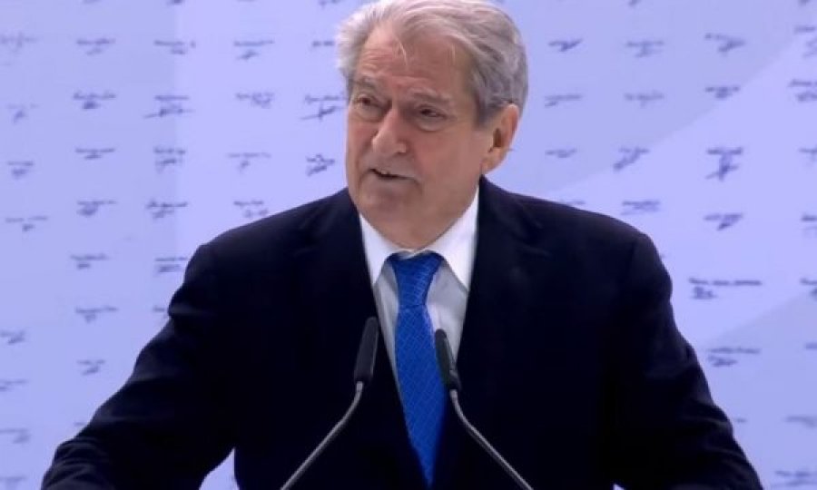 Kuvendi i PD/ Berisha fillon fjalimin, mbështetësit e ndërpresin