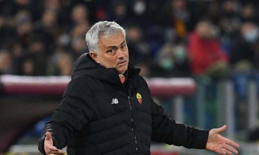 E përsëriti sërish se s’ka lojtarë, Mourinho i do tre futbollistë