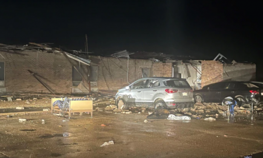 Tornadoja godet shtëpinë e kujdesit, një i vdekur në Arkansas të ShBA-së