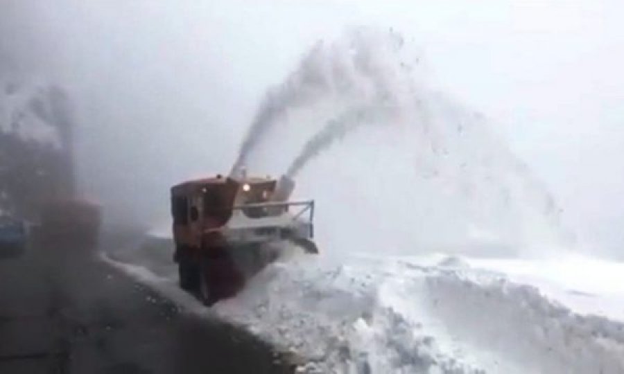 Kjo është gjendja e rrugëve pas reshjeve të borës në Kosovë