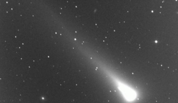 Kometa ”Leonard” i afrohet Tokës, ja çfarë pritet të ndodhë këto ditë