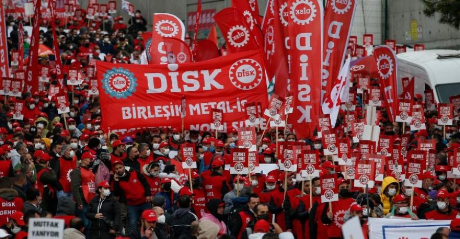 Lira arrin nivelin më të ulët, protesta në Stamboll për shkak të krizës ekonomike