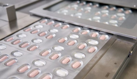 Pfizer: Rezultate premtuese, pilula anti Covid 90 % efektive