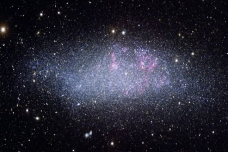 Shpjegohet misteri i dritës së kaltër para tri vjetësh në qiell