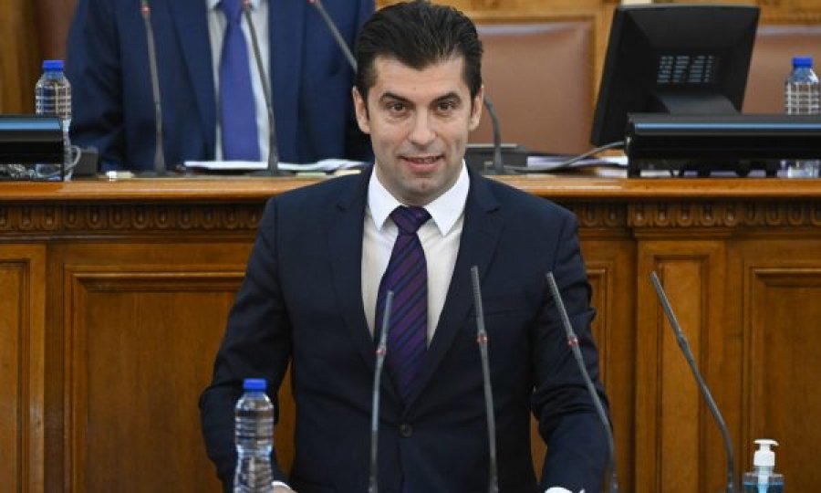 Kiril Petkov zgjidhet kryeministër i Bullgarisë, çfarë qëndrimi ka paralajmëruar ndaj Shkupit