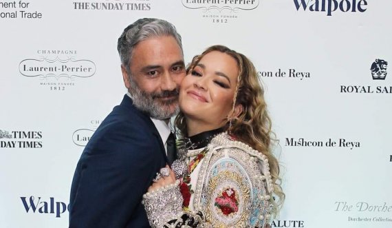 Zbulohet vendi ku do të kalojnë festat e fundvitit Rita Ora dhe Taika!