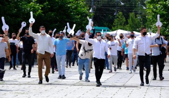 Sot gastronomët protestojnë kundër masave Anti-COVID