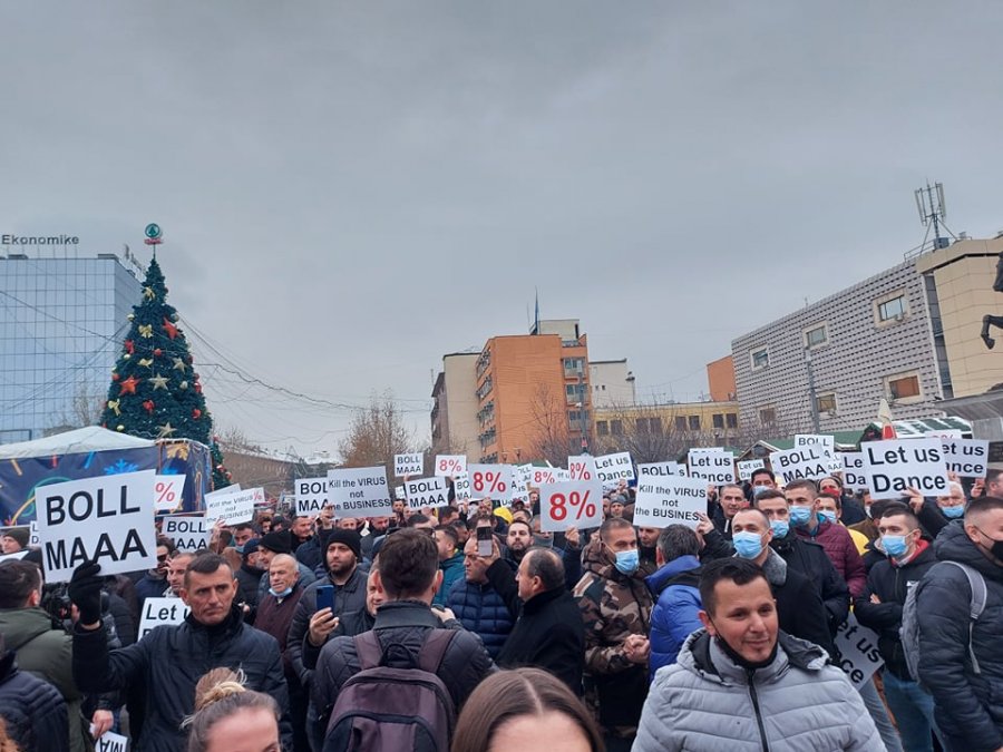 “Boll ma” – bizneset e gastronomisë ia zënë derën Qeverisë