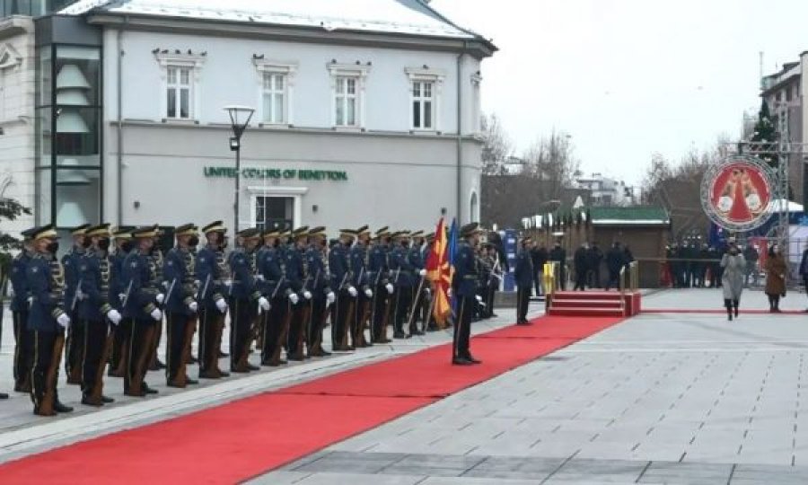 Nis ceremonia për pritjen e Pendarovskit