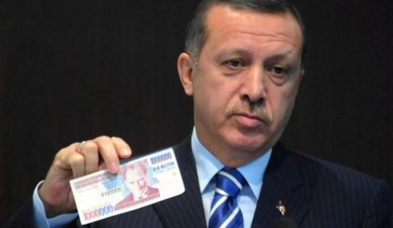 Lira turke bie në nivelin më të ulët pas vendimit që e deshi Erdogani