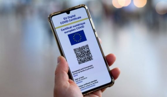 Certifikatat e vaksinimit mund të thellojnë izolimin e kosovarëve
