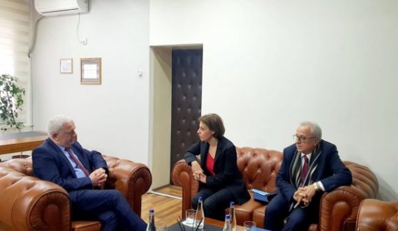Kryetari i Bujanocit informon Gërvallën për diskriminimin e shqiptarëve në Serbi