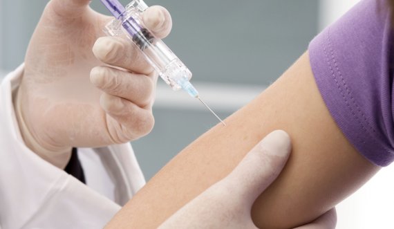 MSH: Vaksinimi kundër Covid-19 ju mbron të mos sëmureni rëndë