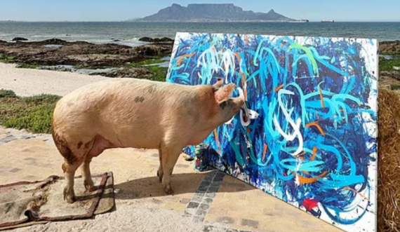 Shitet me çmim rekord piktura e punuar nga derri