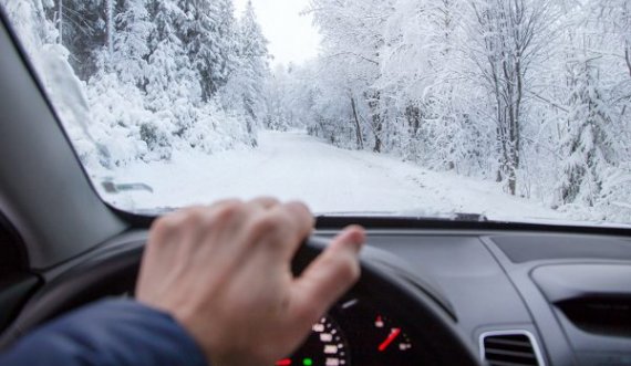 Nga nesër dënoheni deri në 200 euro nëse vozisni me jakne dimri