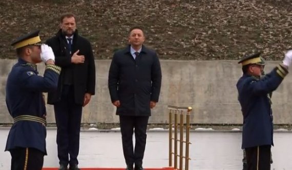 Arrin në Kosovë Ministri i Mbrojtjes i Kroacisë, pritet nga Mehaj