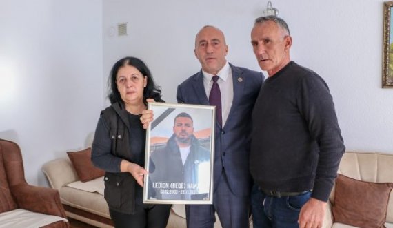 Ramush Haradinaj iu shkon për vizitë familjeve të viktimave të tragjedisë së Gllogjanit