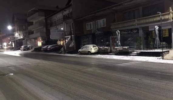 Një pjesë e lagjes “Kodra e Trimave” pa energji elektrike që dy ditë, prishet trafo