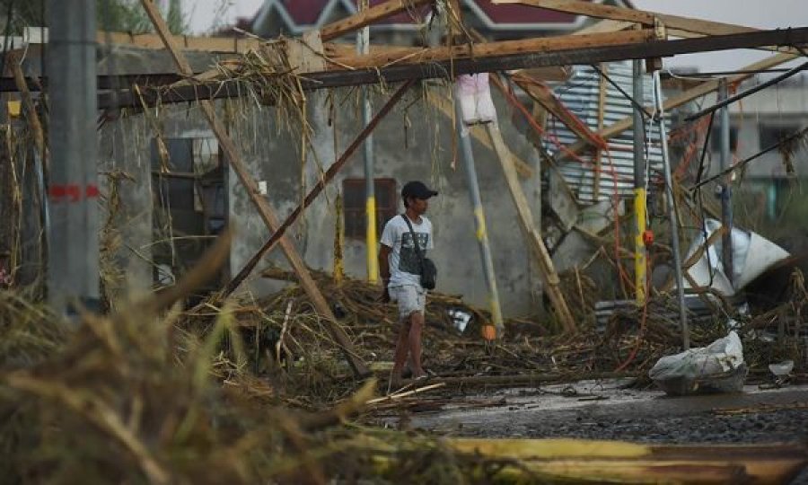 Dhjetëra të vdekur nga tajfuni në Filipine