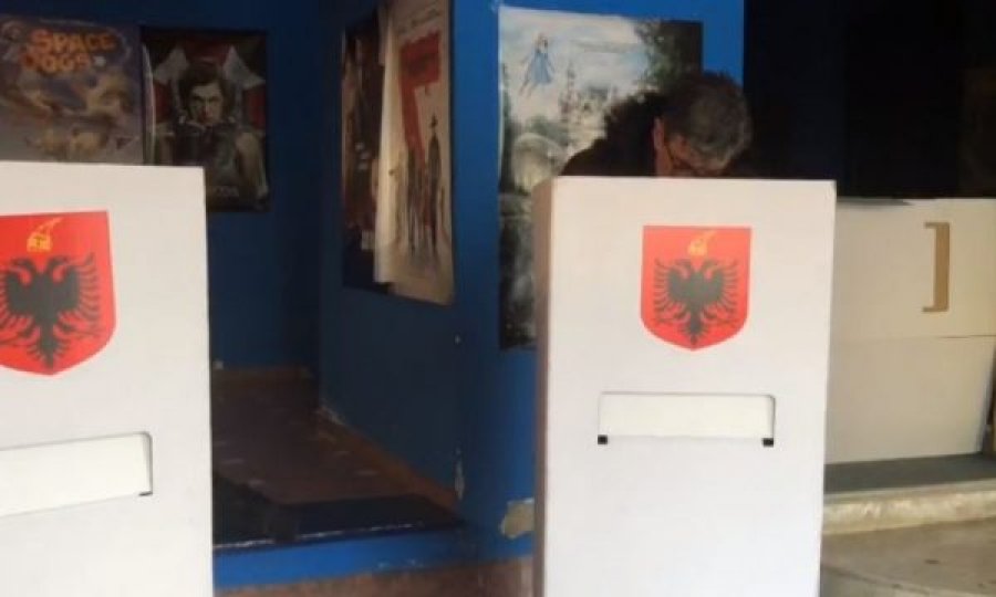 Nis votimi, mbështetësit e Berishës votojnë Referendumin për shkarkimin e Bashës