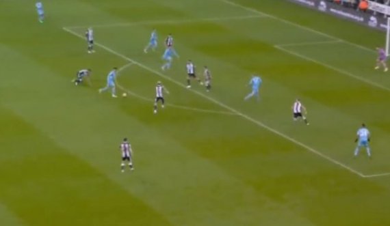Joao Cancelo realizon një gol të mrekullueshëm