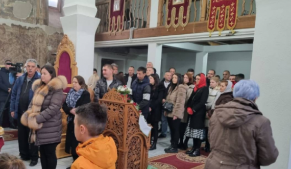 Pse serbët mbajnë liturgji në Prishtinë