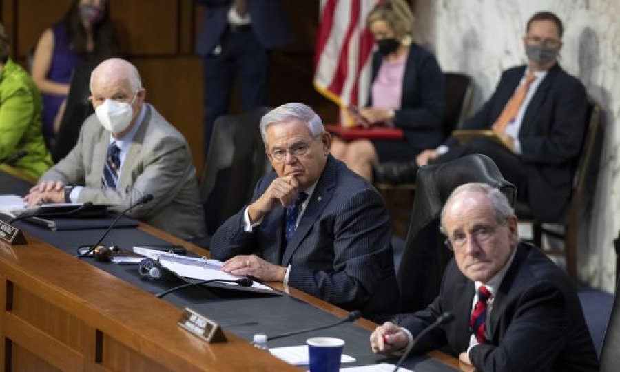 Senatori amerikan: Rusia po tenton të krijojë pretekst për luftë