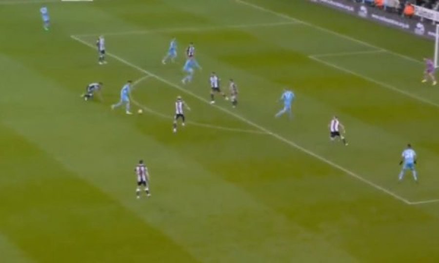 Joao Cancelo realizon një gol të mrekullueshëm
