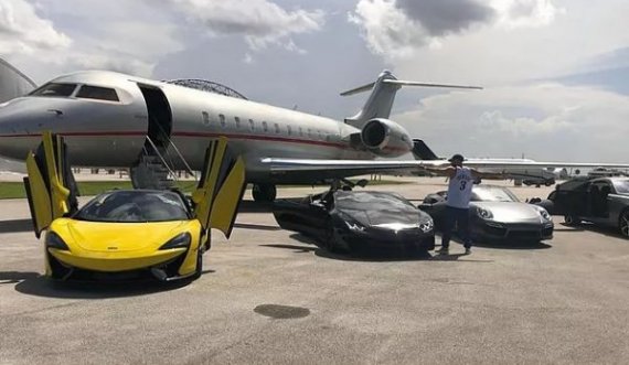 Benzema e tregon koleksionin e tij të veturave luksoze