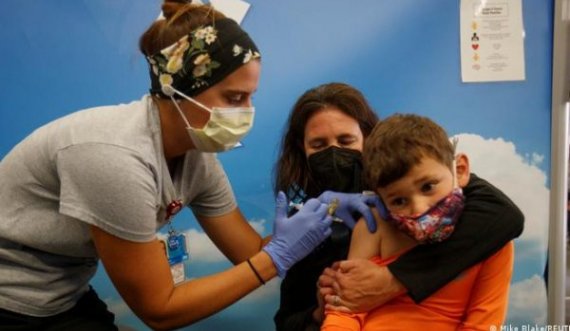 Suedia miraton vaksinimin e fëmijëve kundër Covid të moshës 5 deri në 11 vjeç