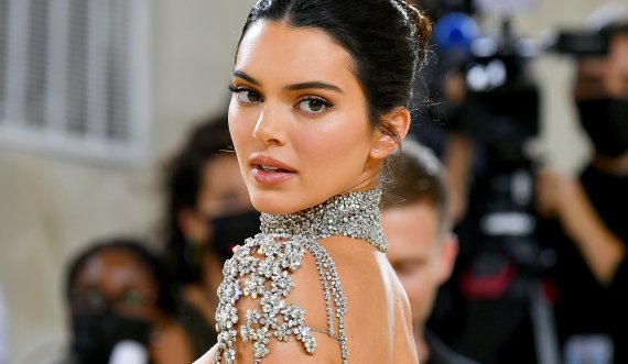 Për të gjithë ju që vuani nga ankthi, Kendall Jenner ka një mesazh motivues