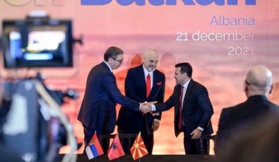 “A do të lejoni që Kosova të bëhet pjesë e “Open Balkan” me emër dhe flamur”, përgjigjet Vuçiq