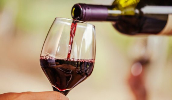 Një gotë verë parandalon rrezikun nga tromboza