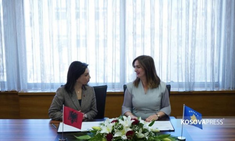 Nënshkruhet marrëveshja për zbatimin e Abetares së përbashkët mes Kosovës dhe Shqipërisë
