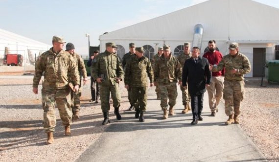 Mehaj e Jashari vizitojnë kampin e Bondsteel-it