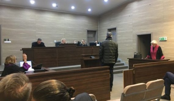 Prishtinë/ Dëshmitari i thotë gjykatësit se nuk e di a është në gjykim për pastrim parash apo për lidhje dashurie