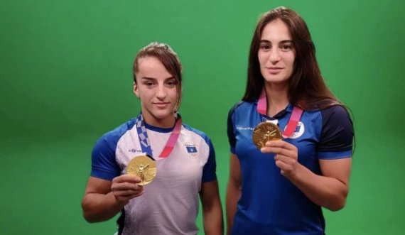Distria Krasniqi dhe Nora Gjakova të parat në botë në kategoritë e tyre përkatëse