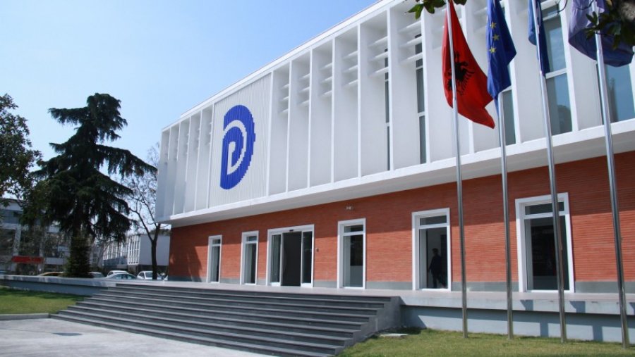 Ringjallja e antidemokracisë dhe e autokracisë