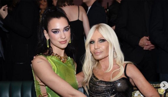 Versace komenton te postimi i Dua Lipës, vlerësime pa fund për Kosovën