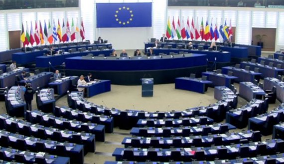 Parlamenti Evropian mesazh të fortë për shtetet e Ballkanit: Nuk ka anëtarësim në BE pa hapur dosjet dhe listat e krimit të spiunëve të UDB-së!