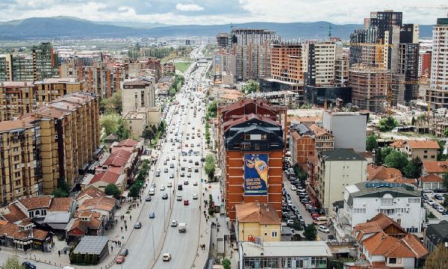 Burri nga Prishtina prezantohet si polic dhe e ngacmon një grua