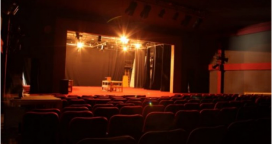 Teatrit Kombëtar i ndalet rryma, dështon shfaqja derisa salla ishte plot