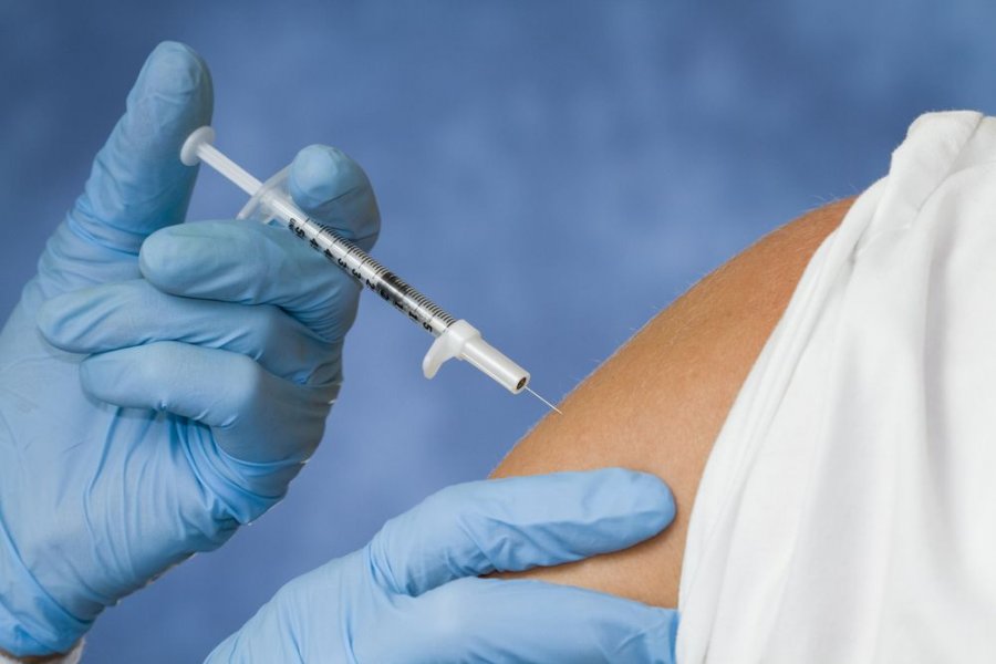 Ministria e Shëndetësisë tregon procedurat e vaksinimit për shtetasit e huaj