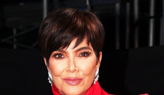 Mami dhe gjyshja më “cool” në qarkullim, Kris Jenner, sapo publikoi këngën e Krishtlindjeve