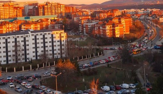 Semaforët e ndalur, bllokohet Prishtina