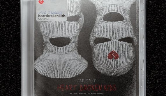 Capital T publikon albumin “Heart Broken Kids”