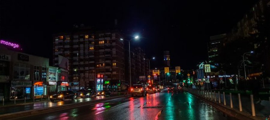 “Ditë feste e errësuar”/ Qendra e Prishtinës që 9 orë pa energji elektrike