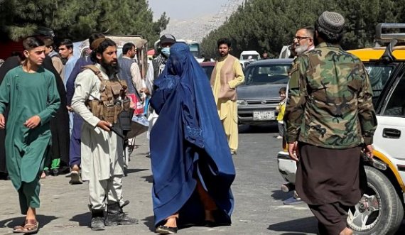 Talibanët vendosin kushte të reja për gratë që duan të udhëtojnë